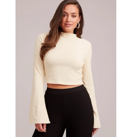 New BAND OF THE FREE Avril Cream Mock Neck Top Sz Medium Crop Blouse Long Sleeve - Picture 1 of 14